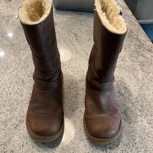 UGG Kensington Leather Boot Brown Style 5678 Size 8